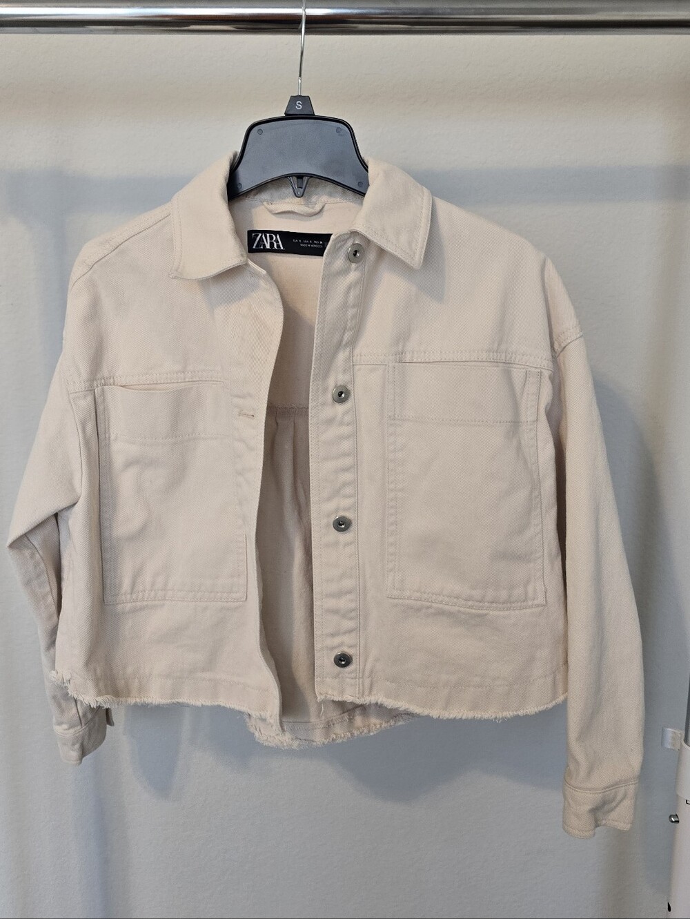 ZARA Cream Cropped Frayed Hem Denim Jacket In Size S